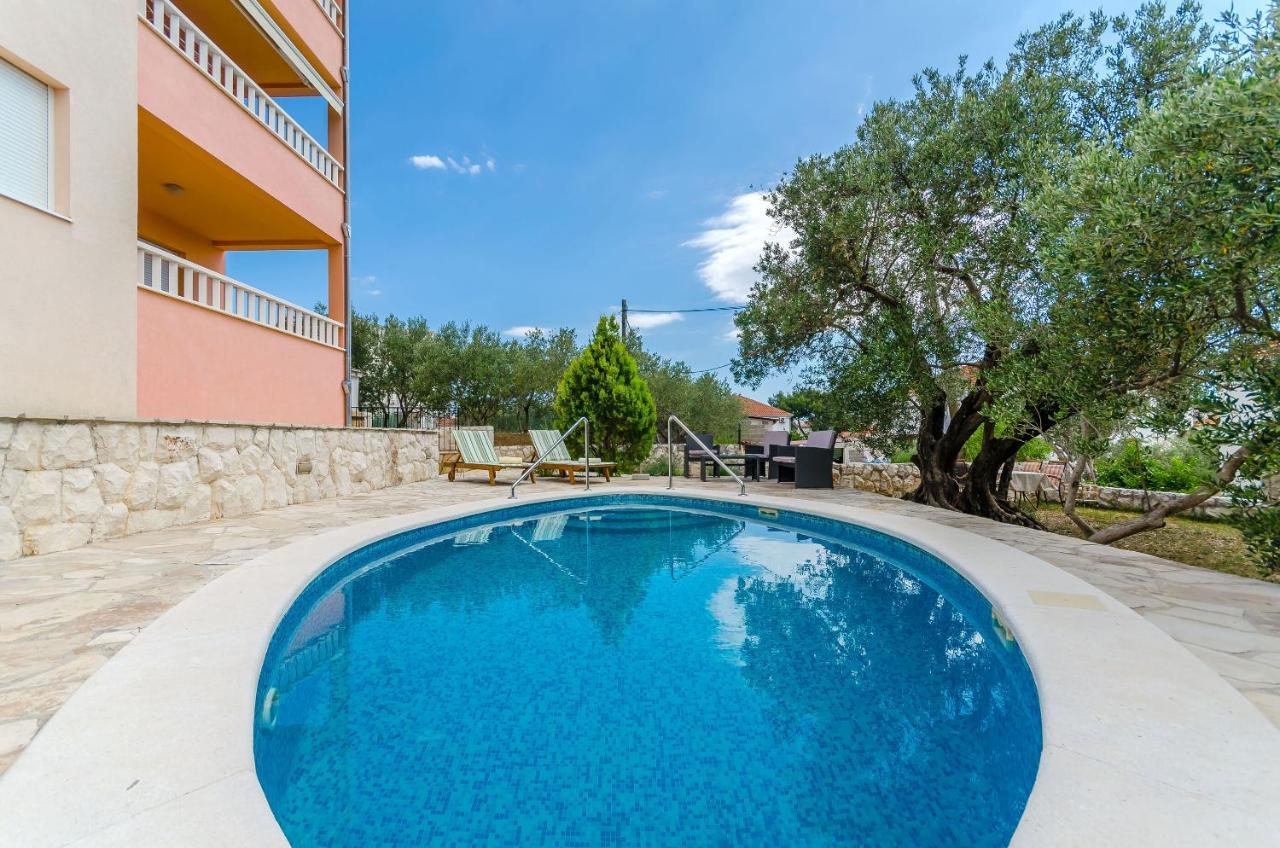 Apartments Melita โตรกีร์ ภายนอก รูปภาพ
