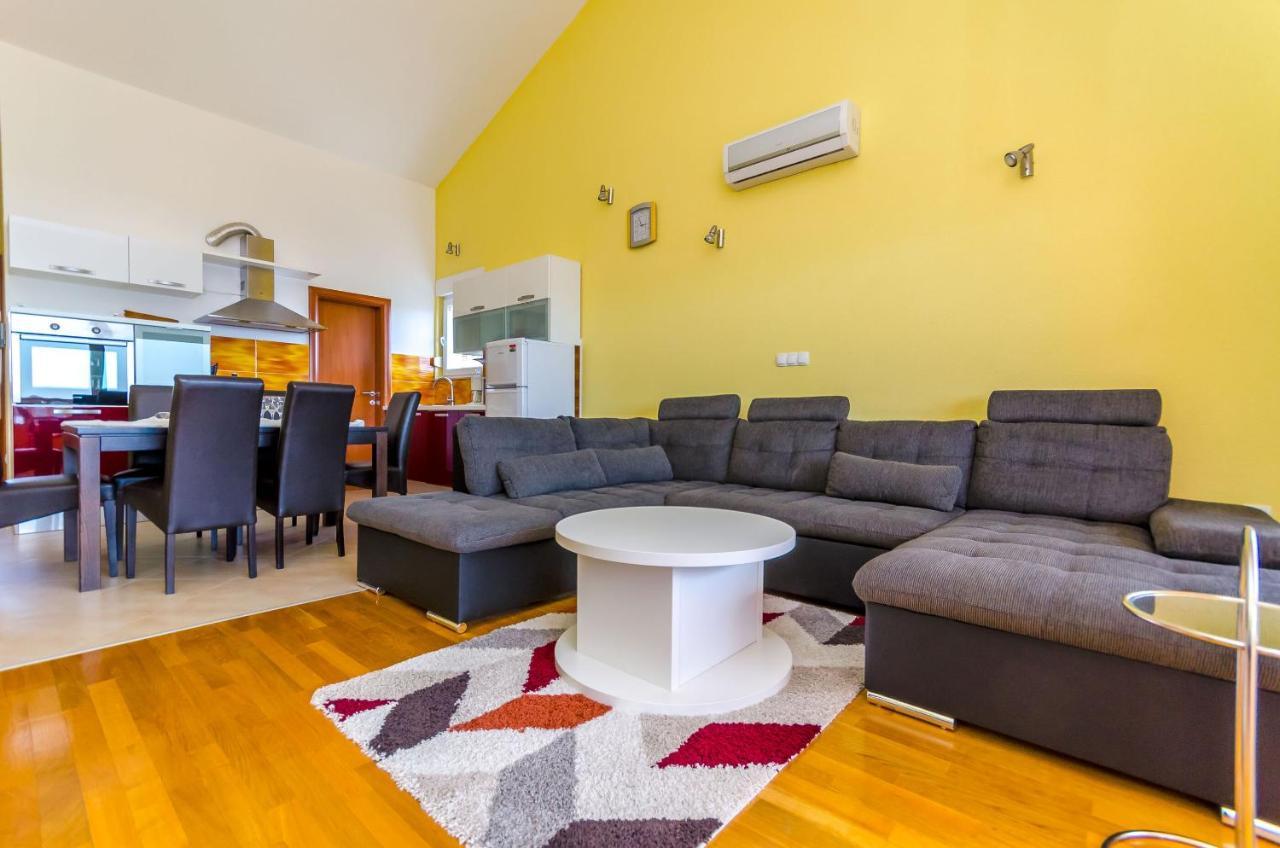 Apartments Melita โตรกีร์ ภายนอก รูปภาพ